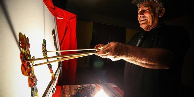 Karagöz ve Hacivat'la ‘akran zorbalığı’nı anlatıyor