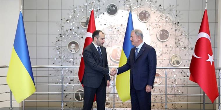 Bakan Akar, Ukrayna Altyapı Bakanı Kubrakov ile Müşterek Koordinasyon Merkezi'ni ziyaret etti