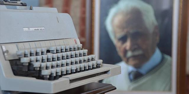 Türk şiirinin Türkmen dervişi: Bahaettin Karakoç