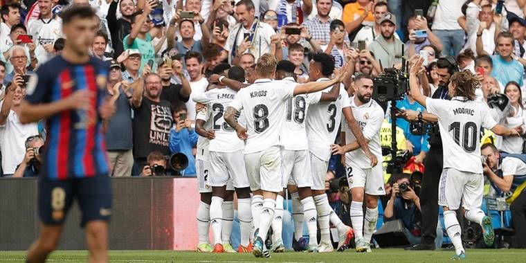 El Clasico'yu kazanan Real Madrid liderliğe yükseldi