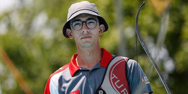 Meksika'da milli okçu Mete Gazoz'a 2021 yılının sporcusu ödülü verildi