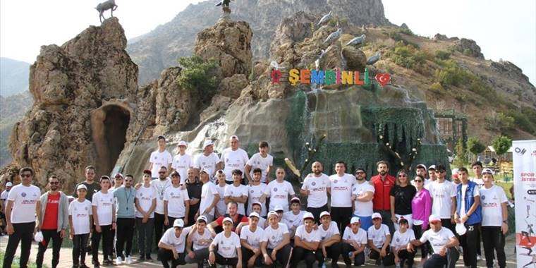 Şemdinli'de sosyal tesise dönüştürülen Efkar Dağı'nda spor etkinliği düzenlendi