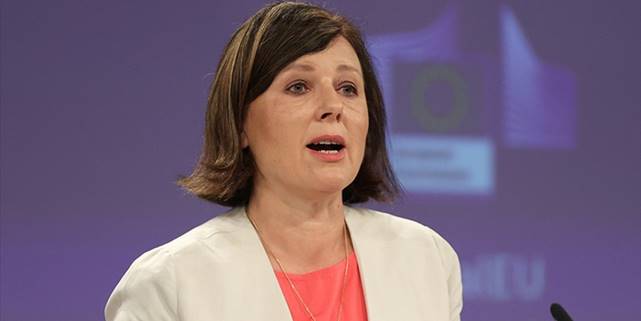 AB fonlarından faydalanabilmesi için Polonya'dan yargıda iyileştirmeleri yapması bekleniyor