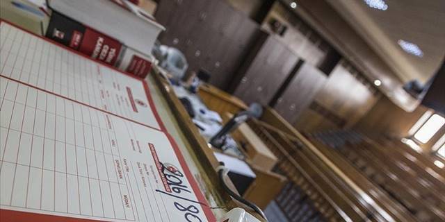 Mahkemede soru çaldığını itiraf eden FETÖ hükümlüsüne yeniden dava açıldı
