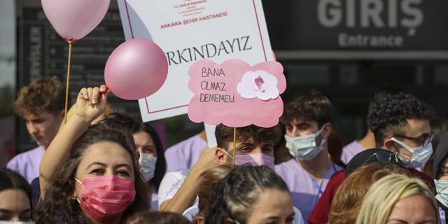 Ankara Şehir Hastanesi doktorları, "meme kanseri farkındalığı" için yürüdü