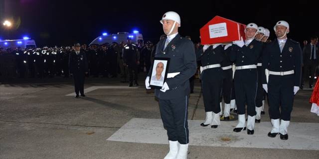 Balıkesir'deki trafik kazasında yaralanan polis memuru şehit oldu