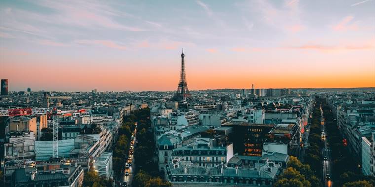 Fransa'da 18 nükleer santralden 12'sindeki grevler nedeniyle elektrik kesintisi gündemde