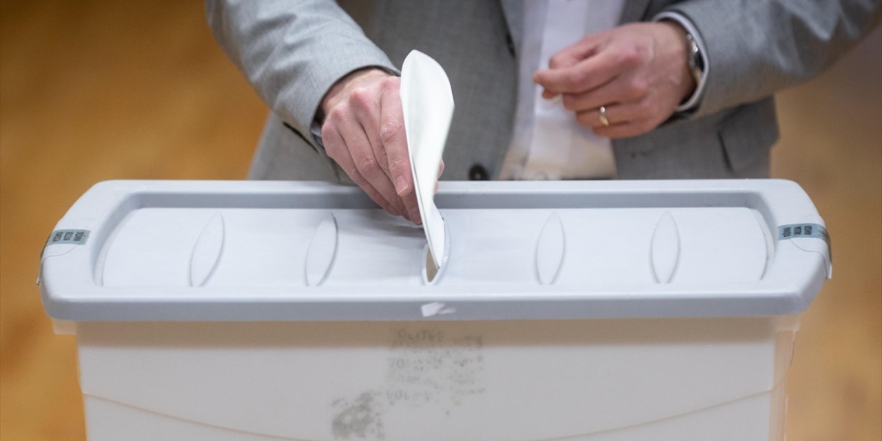 Slovenya ve Karadağ'da pazar günü sandık başına gidiliyor