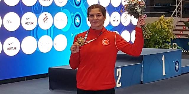 Güreşte dünya şampiyonasında 4 yıl sonra Nesrin Baş ile gelen altın