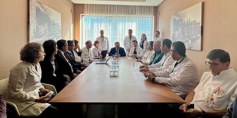 Sağlık Bakanı Koca, yaralı maden işçilerini takip eden doktorlarla istişarede bulundu