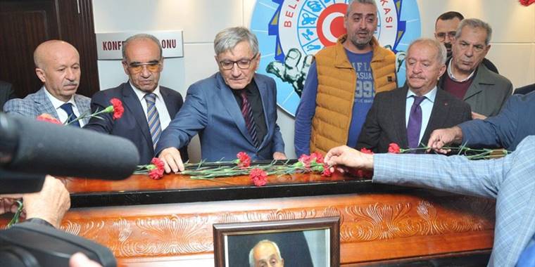 Kürsüde konuşma yaparken fenalaşan eski sendika başkanı Haşim Candan hayatını kaybetti