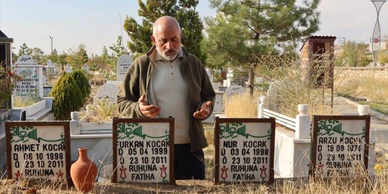 Vanlı depremzede, kaybettiği 50'ye yakın akrabasını unutamıyor