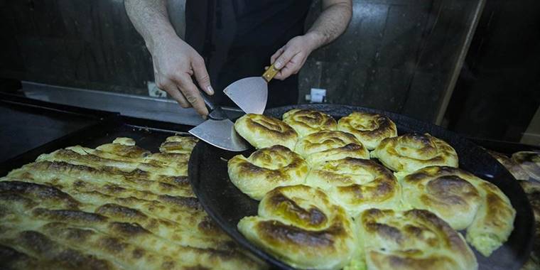 Balkanların "Börek etli mi olur etsiz mi?" tartışması tazeliğini koruyor