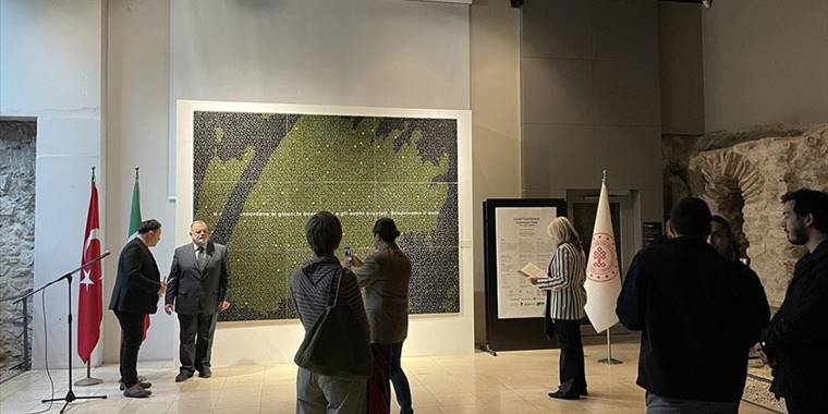 İtalyan çağdaş sanatçı Mirabella'nın "Güneşi Keşfediyorduk" eseri TİEM'de sergileniyor