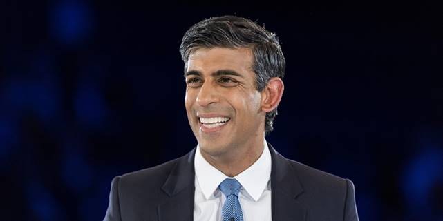 İngiltere'de eski Maliye Bakanı Rishi Sunak başbakanlık için adaylığını resmen açıkladı