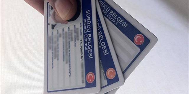 Eski tip sürücü belgelerinin değiştirme ücreti 31 Aralık 2024'e kadar aynı kalacak