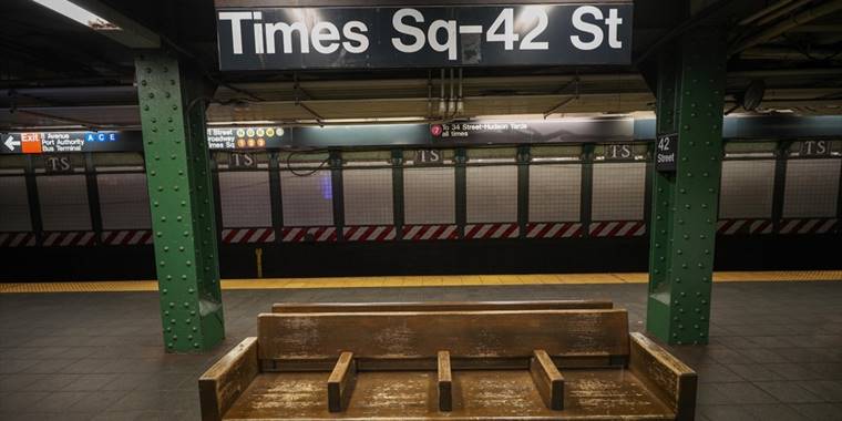 New York metrosunda artan suç oranları nedeniyle güvenlik önlemleri artırıldı