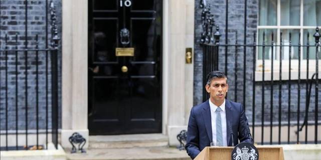 İngiltere'nin yeni Başbakanı Sunak, liderlerle ilk telefon görüşmesini Zelenskiy ile yaptı
