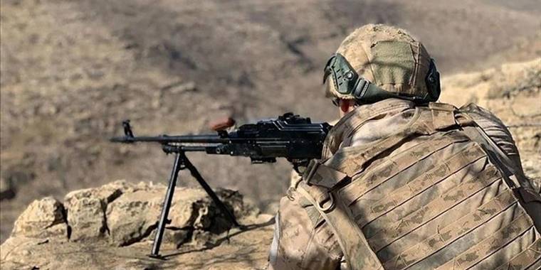 Pençe-Kilit Harekatı bölgesinde yaralanan bir asker tedavi gördüğü hastanede şehit oldu