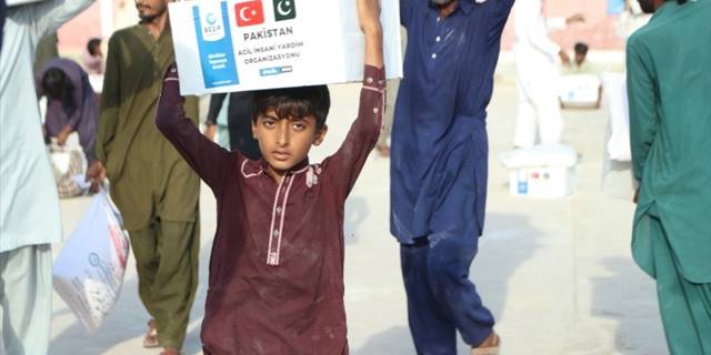 Beşir Derneği, Pakistan'da 37 binden fazla selzedeye insani yardım malzemesi ulaştırdı