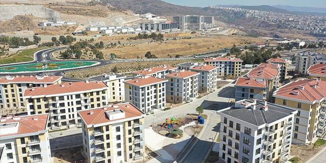 İzmir'de TOKİ tarafından depremzedeler için 2 yılda 2 bin 245 konut yapıldı