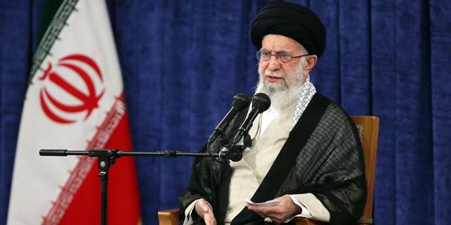 İran lideri Hamaney'den Şiraz'daki silahlı saldırı sonrası birlik çağrısı