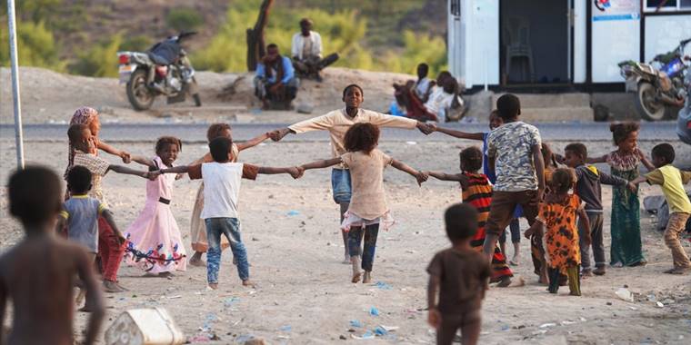 Dünyada her üç çocuktan biri şiddetli iklim krizi ve yoksulluk riskiyle karşı karşıya