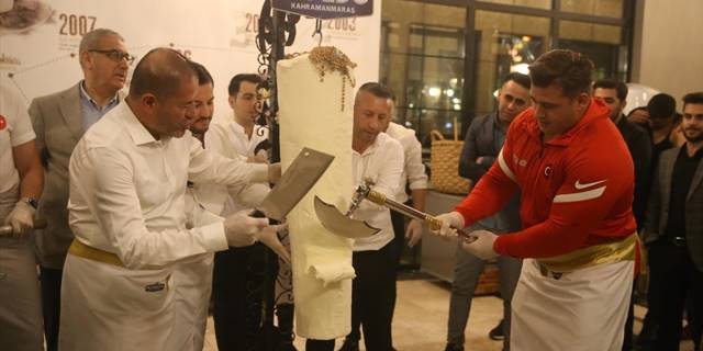 Olimpiyat ve dünya şampiyonu sporcular satır ve baltayla "maraş dondurması" kesti