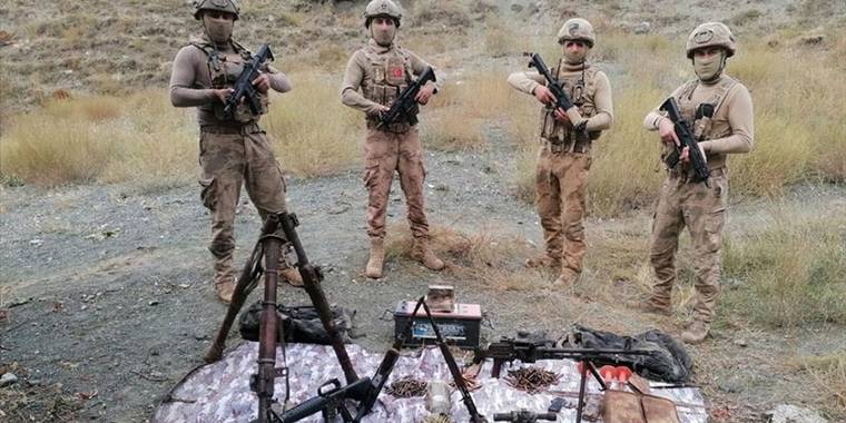 Kars'ta terör örgütüne yönelik operasyonda 2 mağara ve 21 sığınak imha edildi