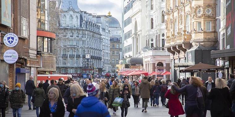 İngiltere'de iki yeni Kovid-19 varyantı tespit edildi