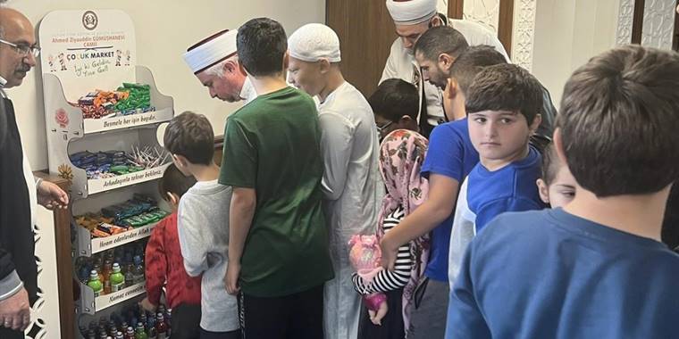 Çocuklara camiyi sevdirmeyi amaçlayan "Çocuk Market" projesi İngiltere'ye taşındı