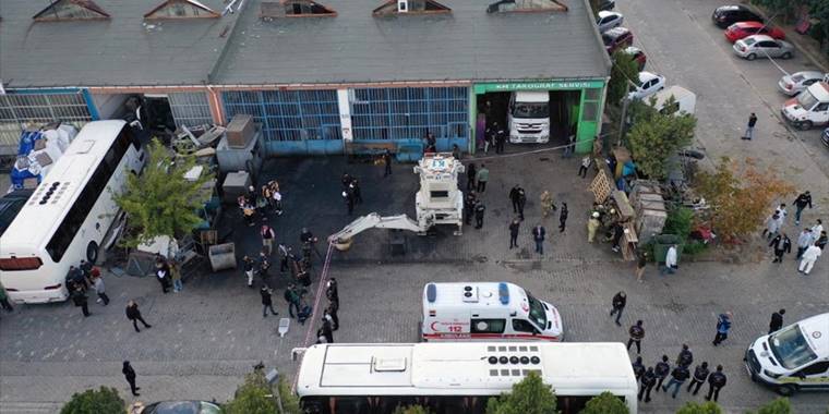 İstanbul'da oto sanayi sitesinde meydana gelen patlamada 1 kişi öldü, 3 kişi yaralandı