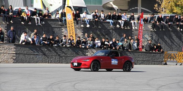 Kayseri'de Slalom Oto Yarışması düzenlendi