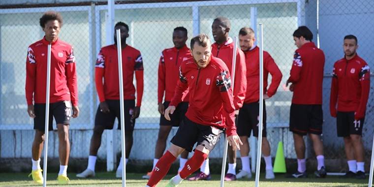 Sivasspor, Süper Lig'de yarın Antalyaspor'u konuk edecek
