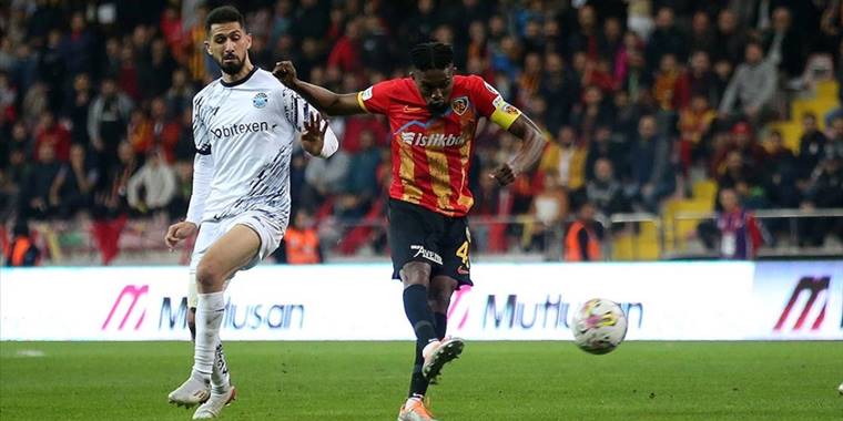 Yukatel Kayserispor-Adana Demirspor karşılaşması beraberlikle sonuçlandı