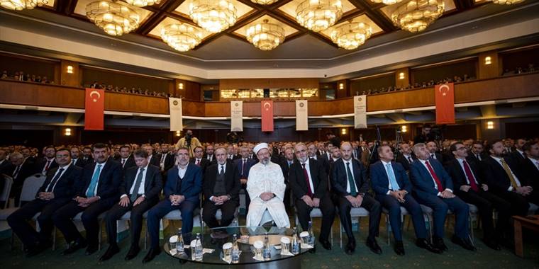 Diyanet İşleri Başkanı Erbaş, 4. İlçe Müftüleri Kongresi'nde konuştu