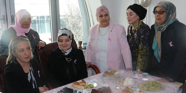 Yozgat'ta "Meme Kanseri Bilinçlendirme ve Farkındalık Ayı" kapsamında etkinlik düzenlendi