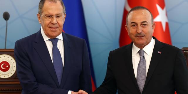 Çavuşoğlu, Rus mevkidaşı Lavrov'la tahıl koridorunu görüştü