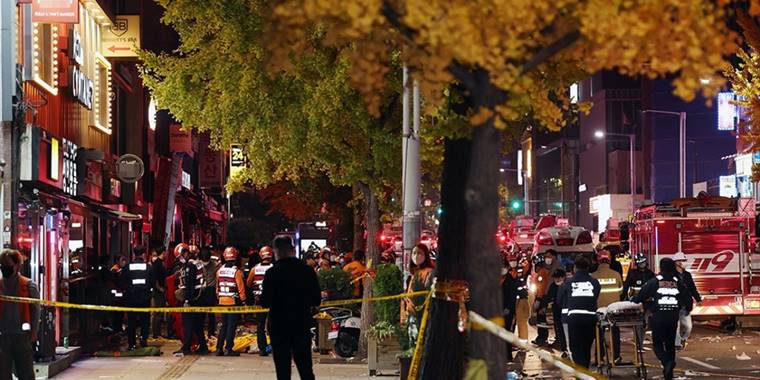 Güney Kore İçişleri Bakanı, Cadılar Bayramı kutlamasında yaşananlar için özür diledi