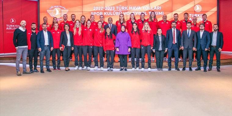THY yönetimi ve THY Spor Kulübü yöneticileri ile oyuncuları yemekte bir araya geldi