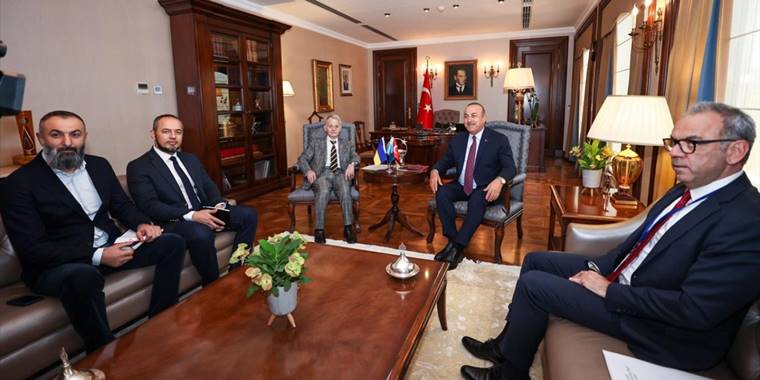 Dışişleri Bakanı Çavuşoğlu, Kırım Tatarlarının lideri Kırımoğlu ile görüştü