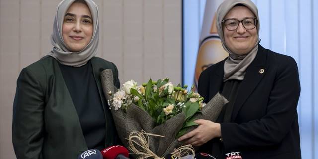 AK Parti Genel Başkan Yardımcısı Zengin, görevini Belgin Uygur'a devretti