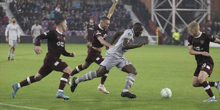 Başakşehir, grup liderliği için Hearts karşısında