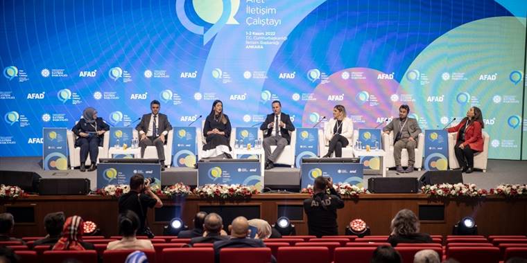 Afet İletişim Çalıştayı kapsamında "Afet Sahalarında Habercilik" paneli düzenlendi