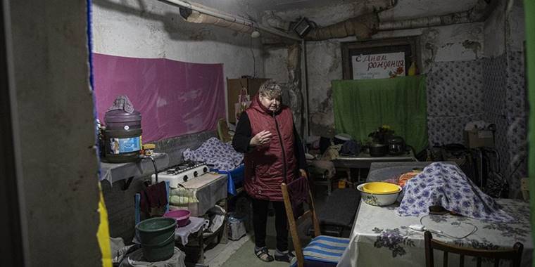 Zaporijya’daki siviller Ukrayna’daki savaş nedeniyle günlerinin büyük bölümünü sığınakta geçiriyor