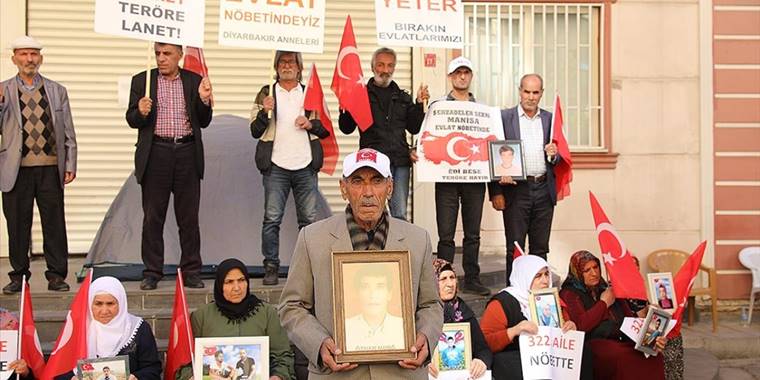 Diyarbakır annelerinin oturma eylemine bir aile daha katıldı
