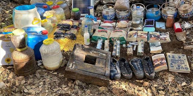 Mardin'de PKK'lı teröristlerin kullandığı sığınakta patlayıcı madde ele geçirildi