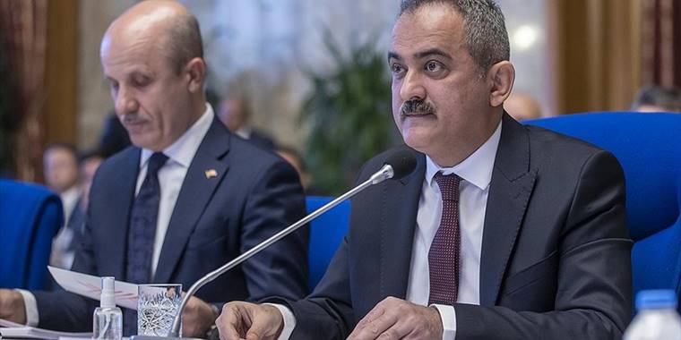 Milli Eğitim Bakanı Özer: Ara tatillerde de yaz kursu kapsamını genişleterek öğrencilerimize desteğe devam edeceğiz