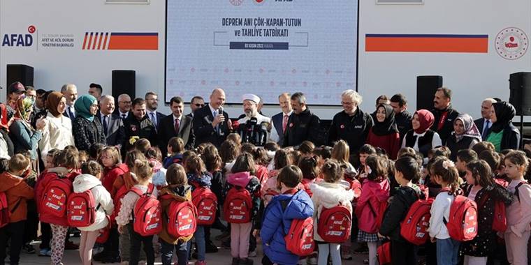 Diyanet İşleri Başkanlığına bağlı kurumlarda eş zamanlı deprem tatbikatı yapıldı