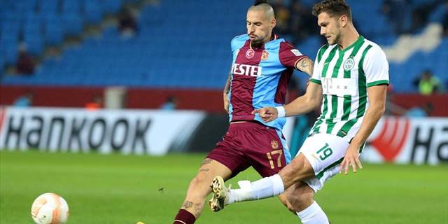 Trabzonspor yoluna UEFA Avrupa Konferans Ligi play-off turunda devam edecek